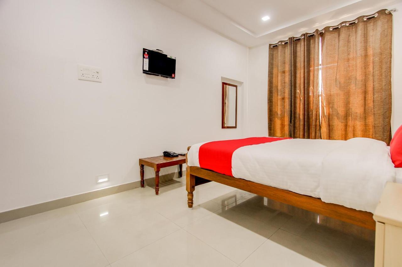 Oyo 69625 Mayuraa Residency Hotel Kumbakonam Ngoại thất bức ảnh